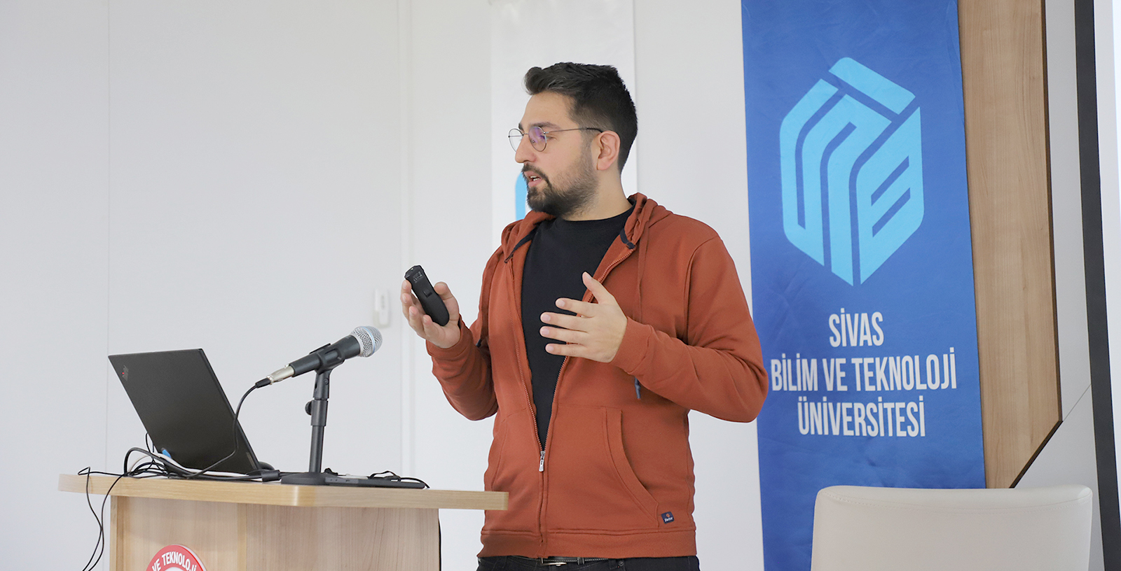 SBTÜ’de Yapay Zeka Kullanımı Eğitimi Gerçekleştirildi